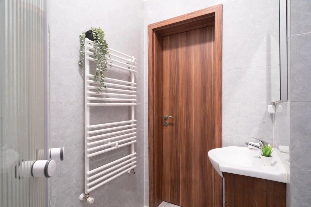 New Spacious Apartment At Superb Location 부다페스트 외부 사진